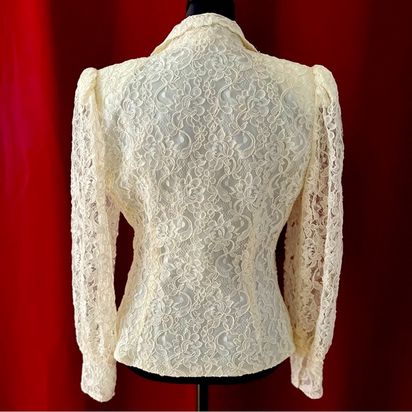 Vintage off-white flower embroidery longsleeve blouse/Farinae Collections size 4 - Picture 2 of 2